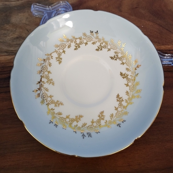 ROYAL GRAFTON Fine Bone China Cup and Saucer Blue White w/ Gold Filagree England - Picture 14 of 16